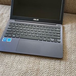 ASUS VIVOBOOK L203